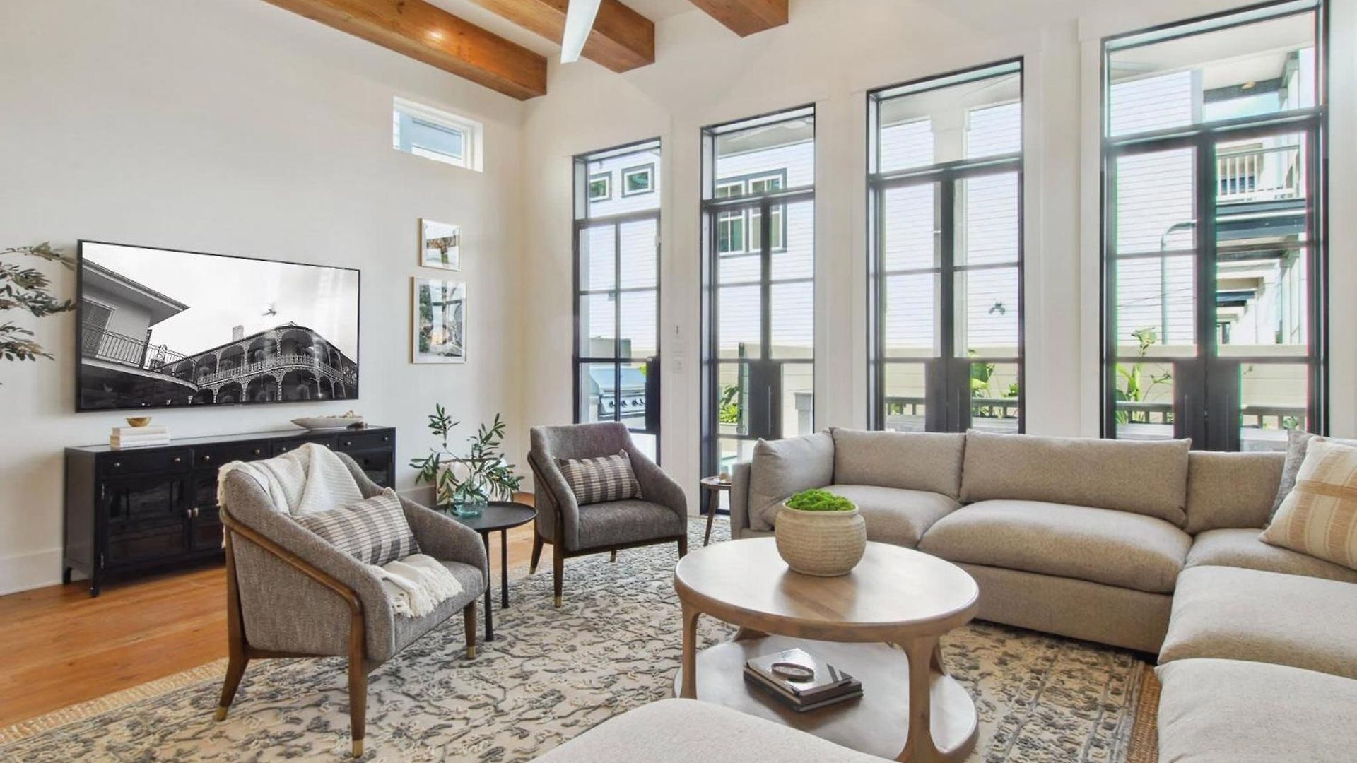 Designer Heated Pool & Rooftop New Orleans