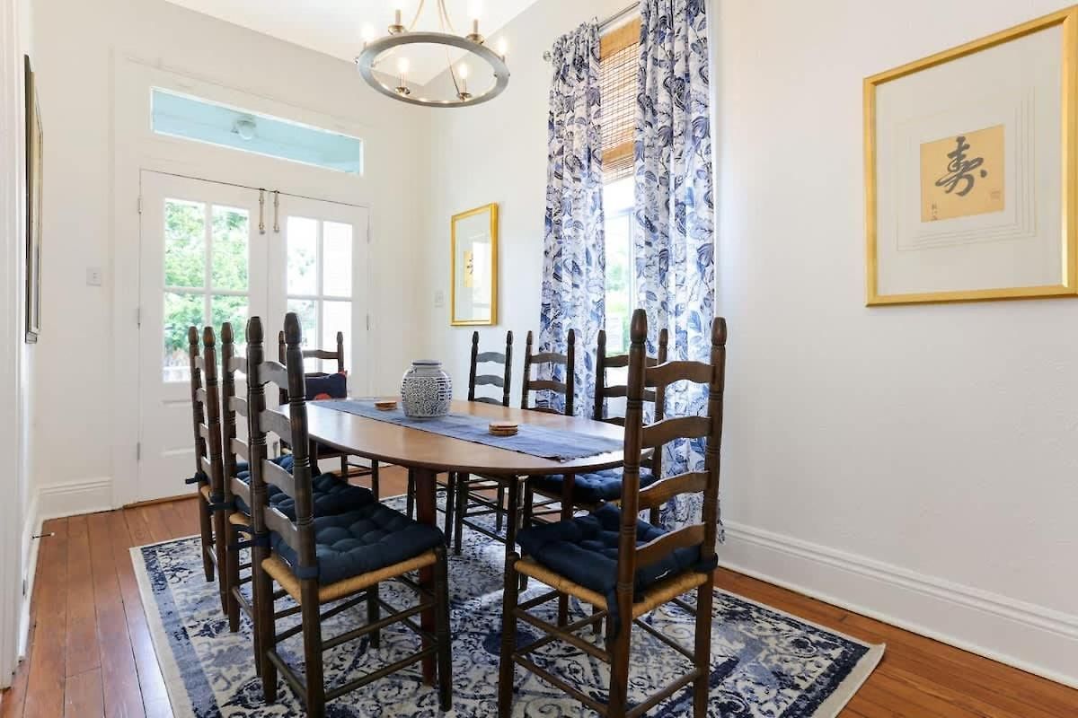 Villa Prime Uptown With Backyard And Ev Parking New Orleans