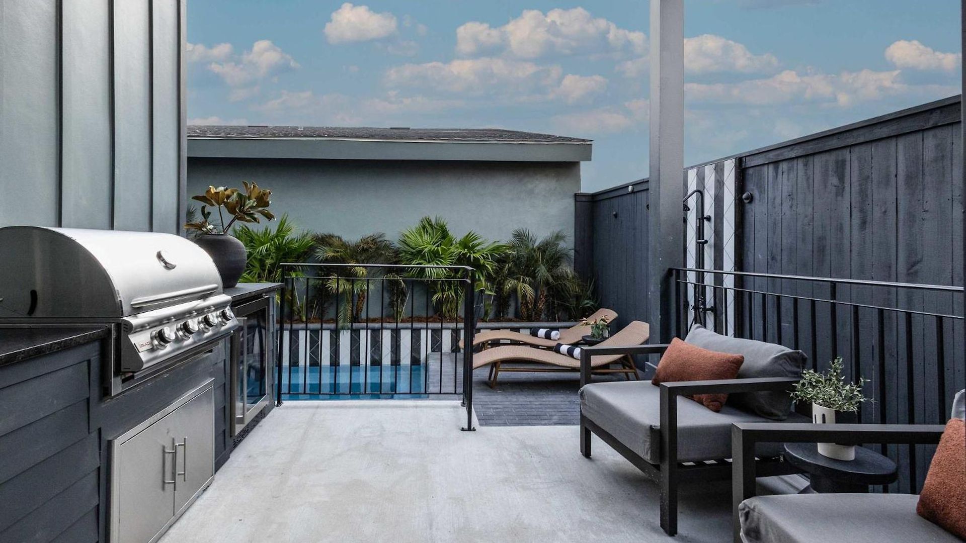 2 Designer Nola Homes Heated Pools & Rooftops Holiday home