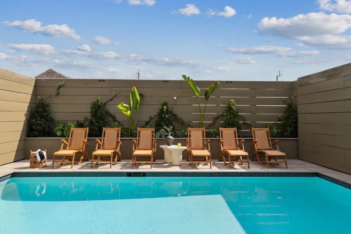 Holiday home Designer Heated Pool & Rooftop