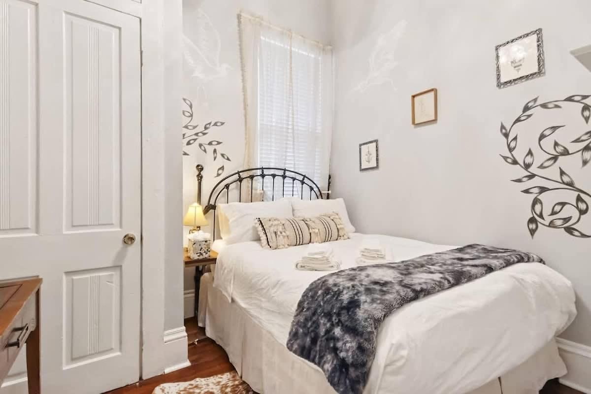 Villa Relaxing Bohemian W Heated Pool 5br 4ba