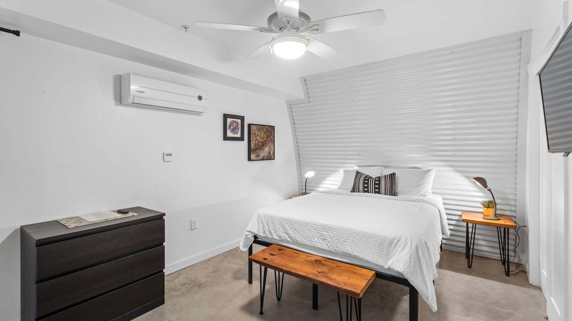 Holiday home Private Pool - Massive Game & Living-dining Space - The Moon Bywater