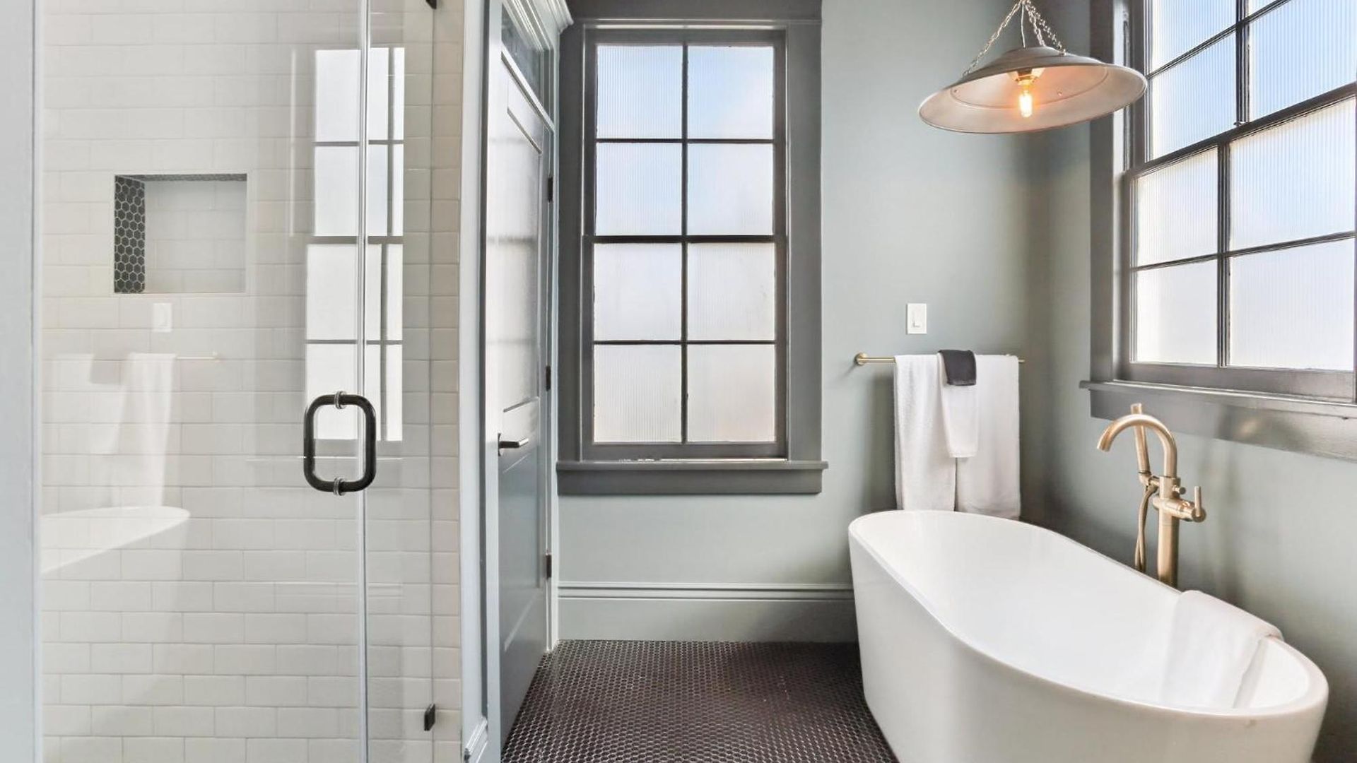 Grand 10br Nola Retreat Dual Heated Pools & Spas