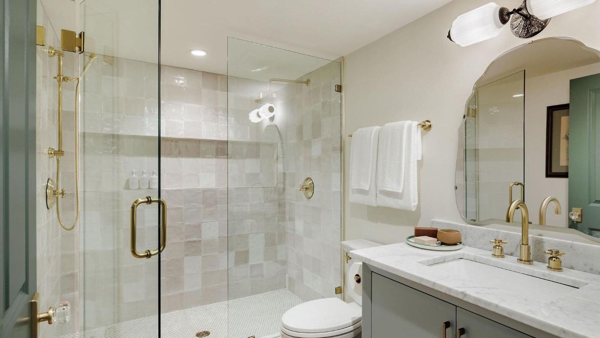 24 Bedroom Boutique Buyout Private Pool Hotel