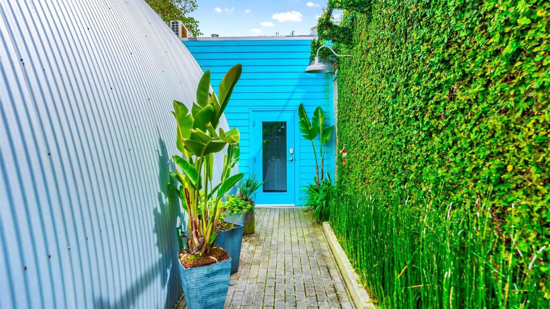 Private Pool - Massive Game & Living-dining Space - The Moon Bywater New Orleans