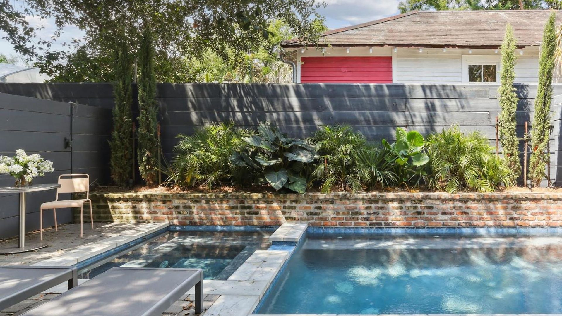 Grand 10br Nola Retreat Dual Heated Pools & Spas Holiday home New Orleans