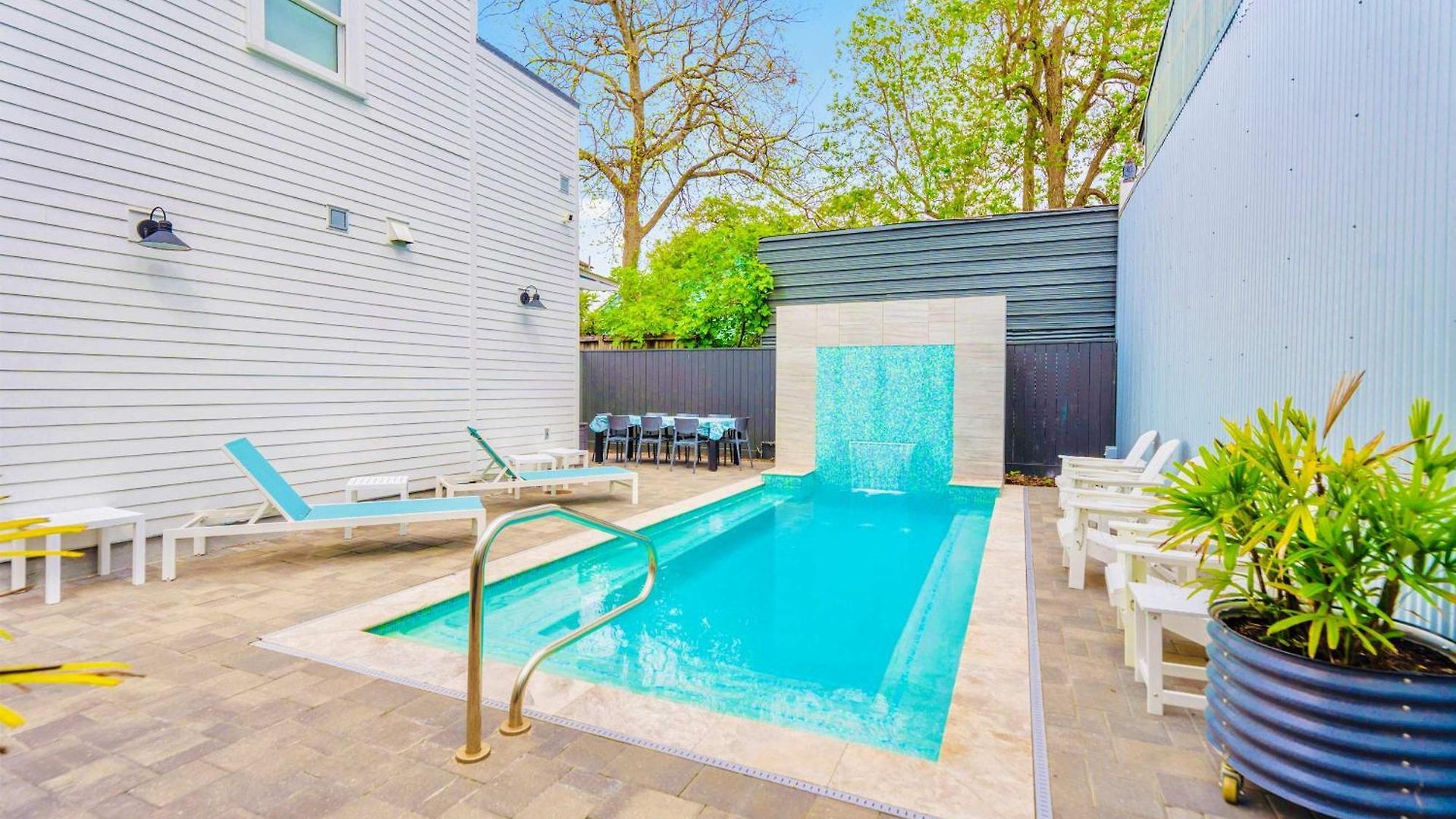 Private Pool - Massive Game & Living-dining Space - The Moon Bywater New Orleans