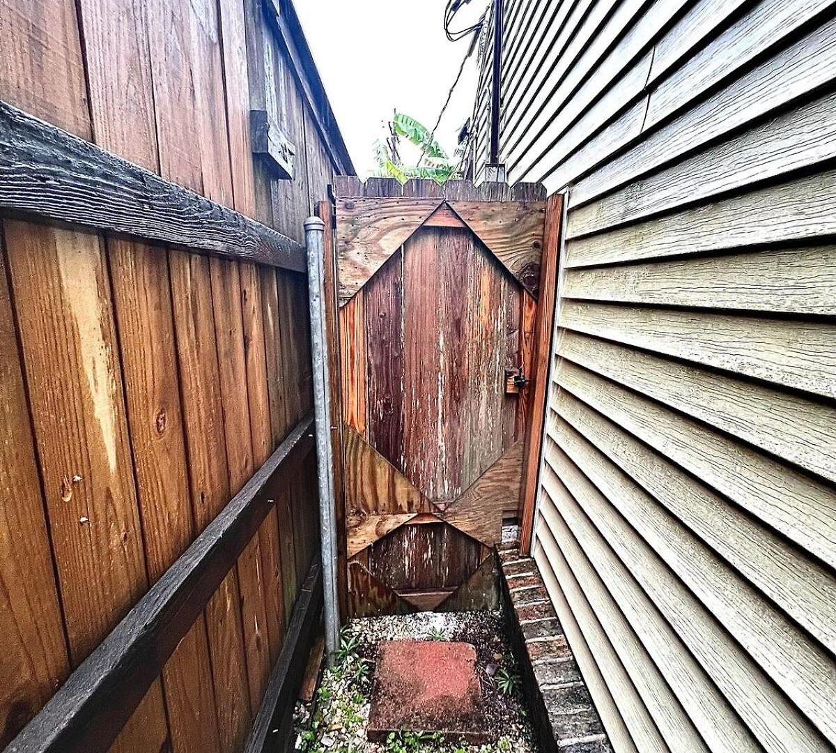A Courtyard Garden Retreat With Splash Pool * New Orleans