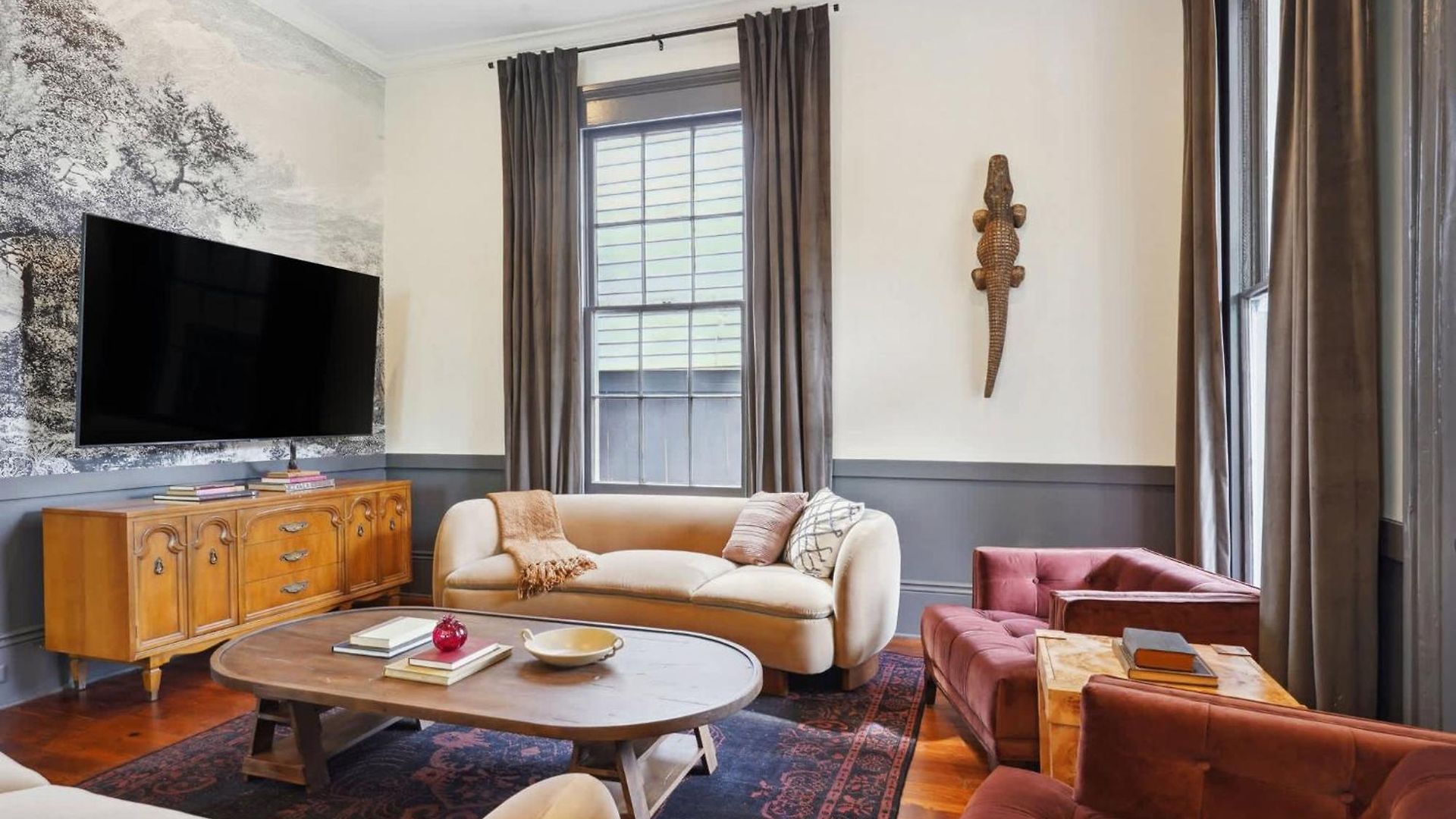 Grand 10br Nola Retreat Dual Heated Pools & Spas Holiday home New Orleans