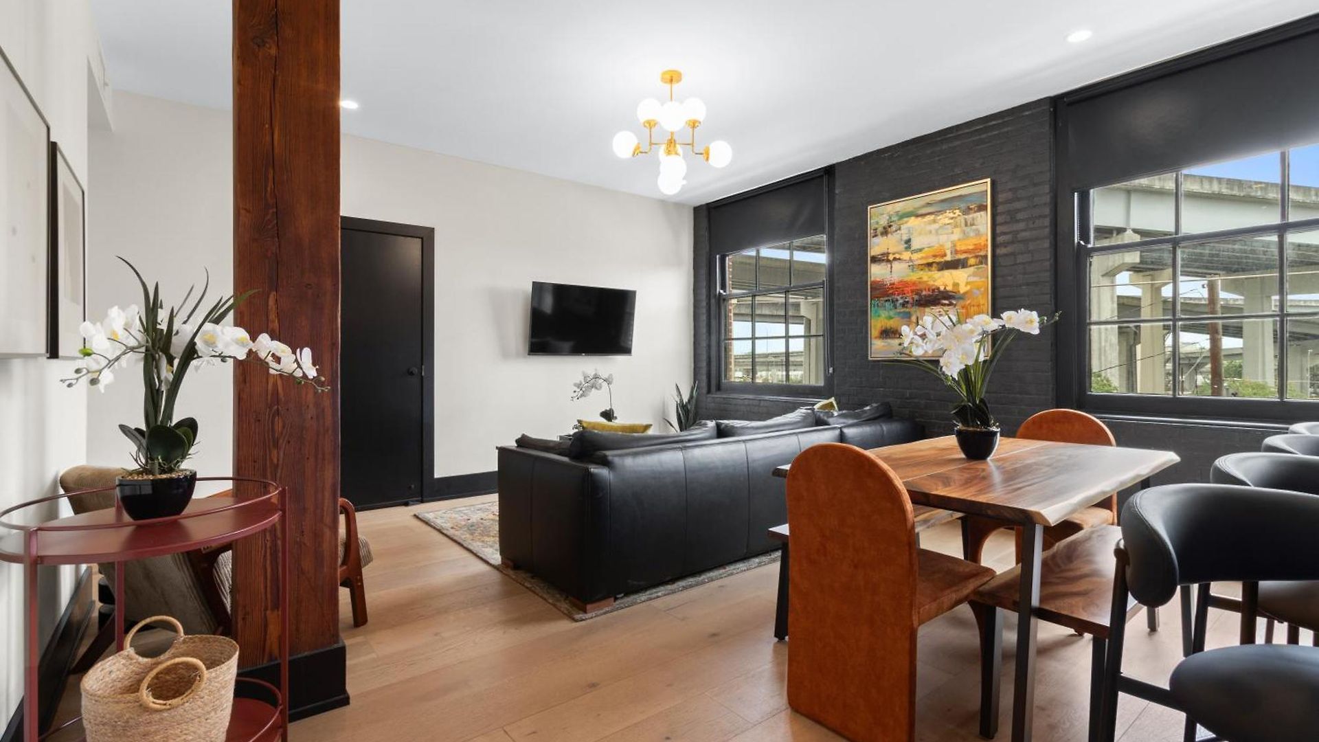 Eleven48 Aparthotel