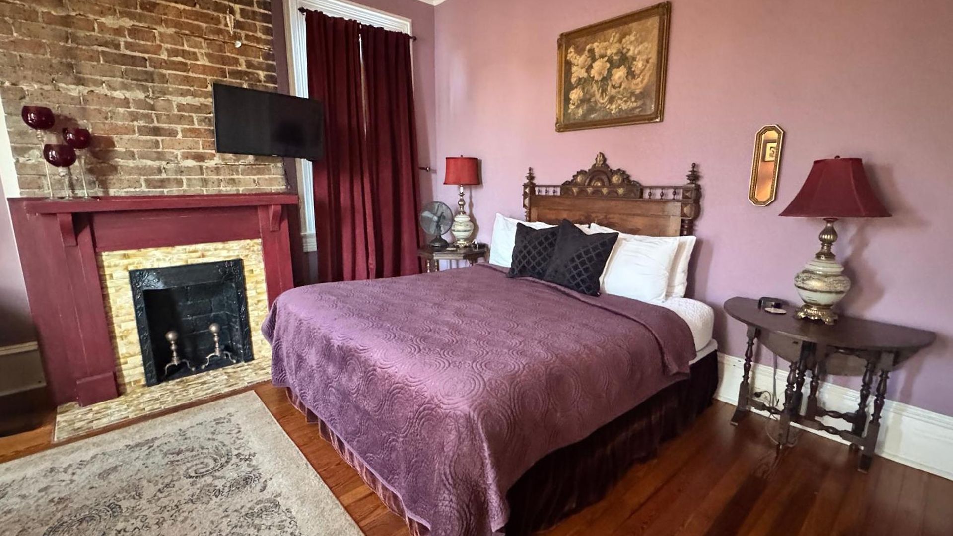 Boutique Queen Suite, Balcony-near French Quarter Bed & Breakfast 3*