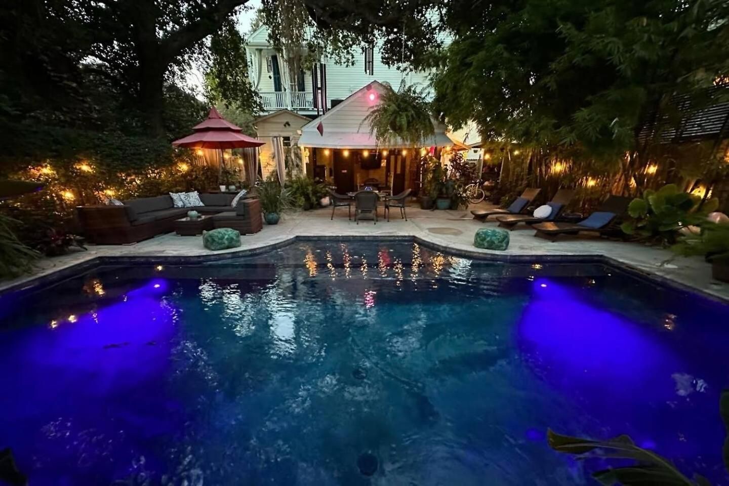 Boutique Double Queen Balcony And Pool