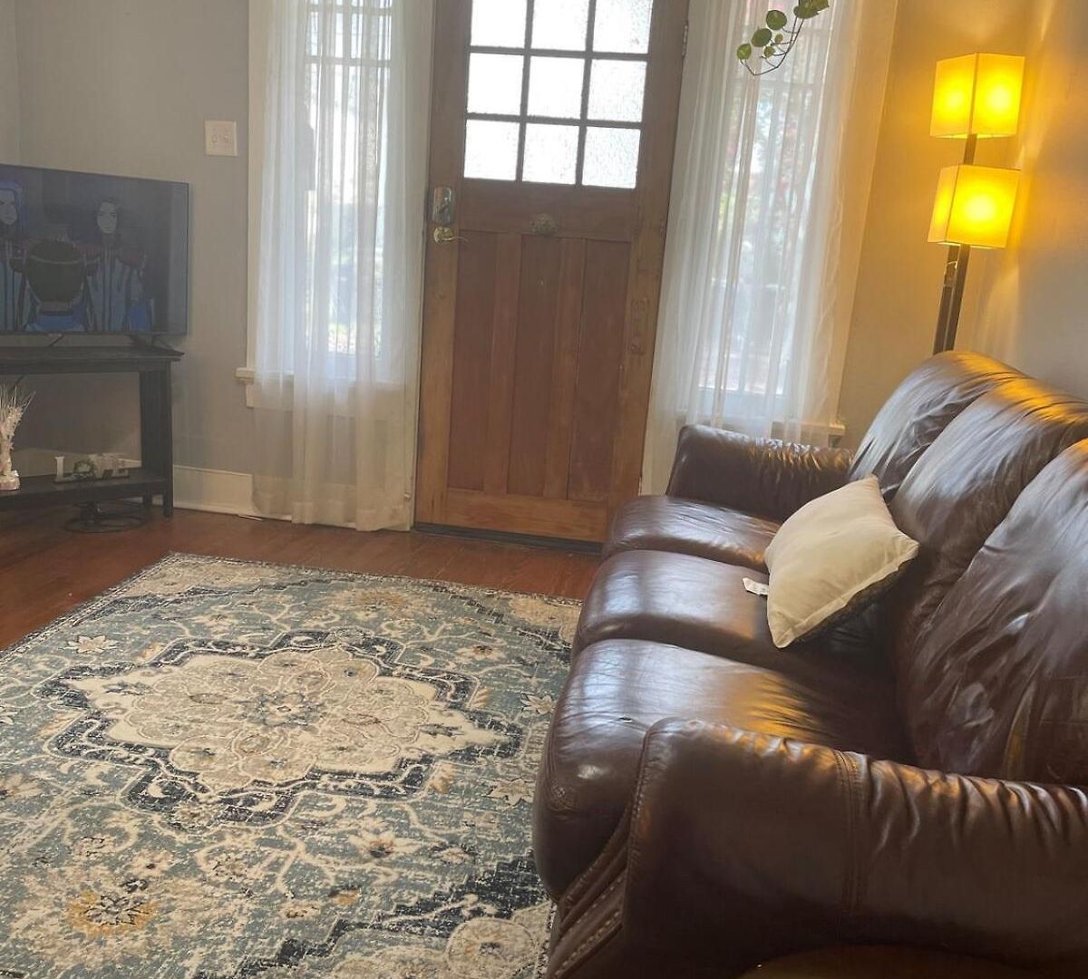 East Riverside- Great Location-quiet & New Orleans