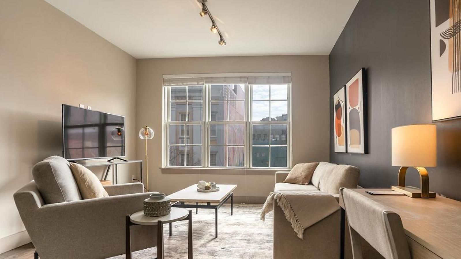 Apartment Landing Modern With Amazing Amenities *