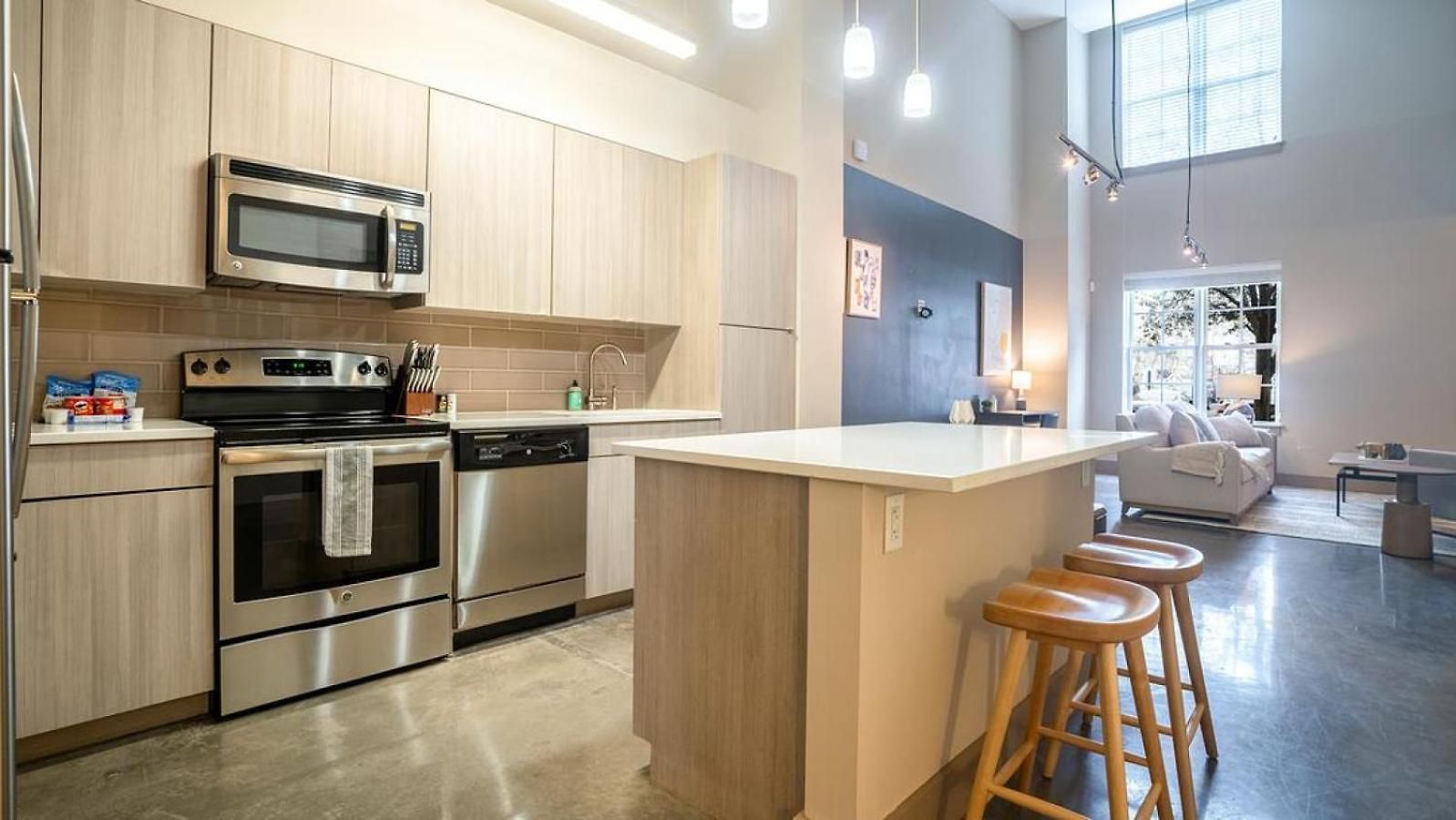 Landing Modern With Amazing Amenities New Orleans