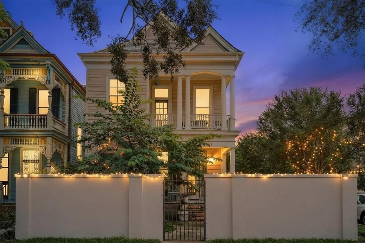 3 Or4br 2a, Gorgeous, Fq, Streetcar, Courtyard Sleeps 8 *