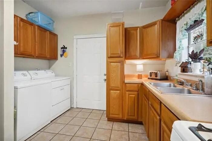 East Riverside- Great Location-quiet & Apartment *