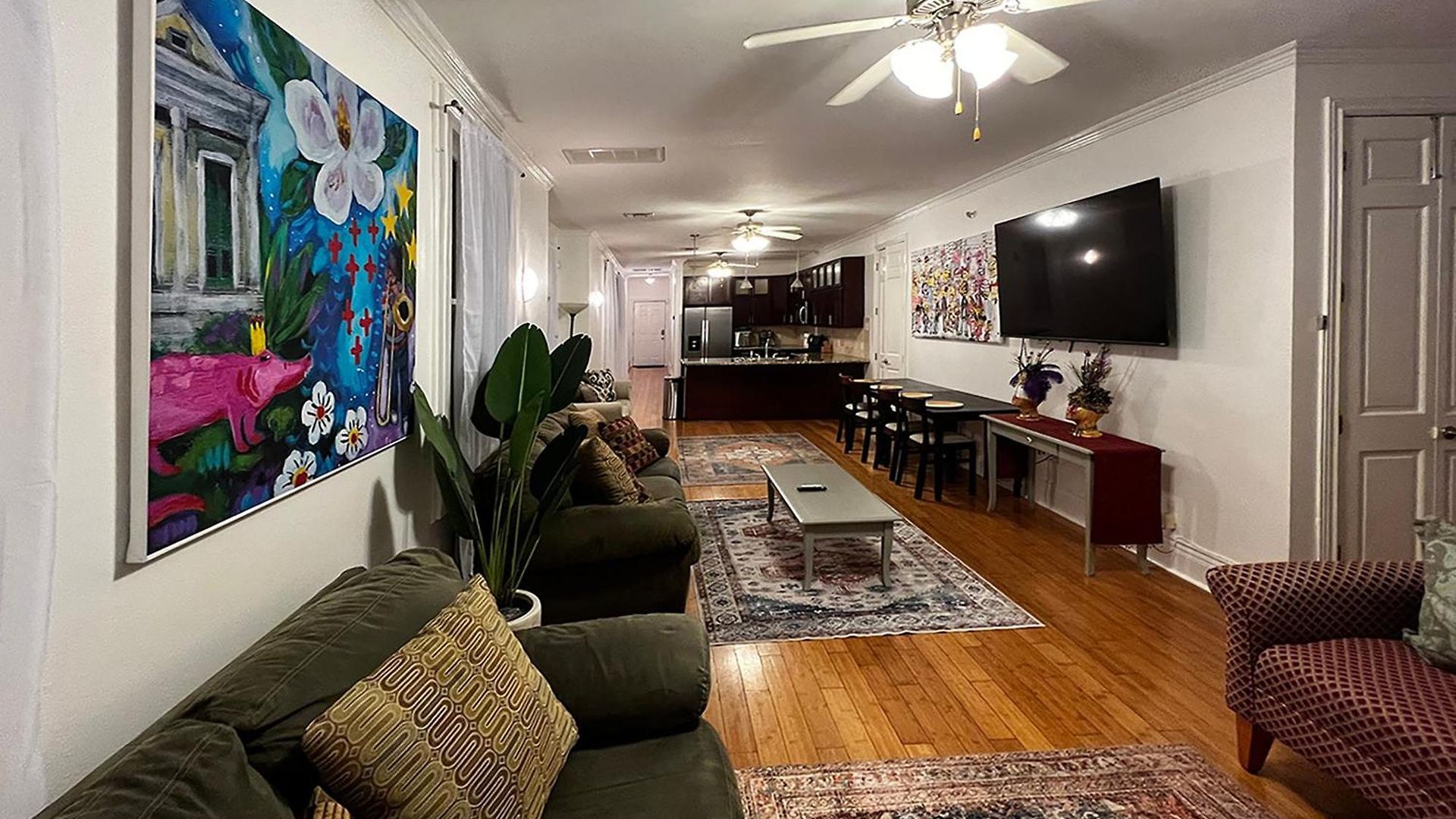 Spacious Napoleon Ave Apartment *