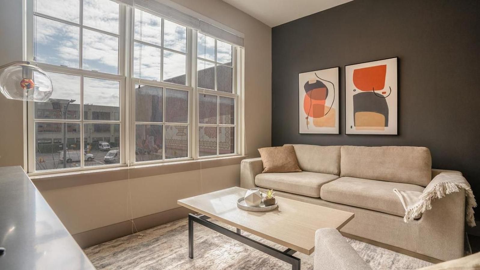 Landing Modern With Amazing Amenities Apartment