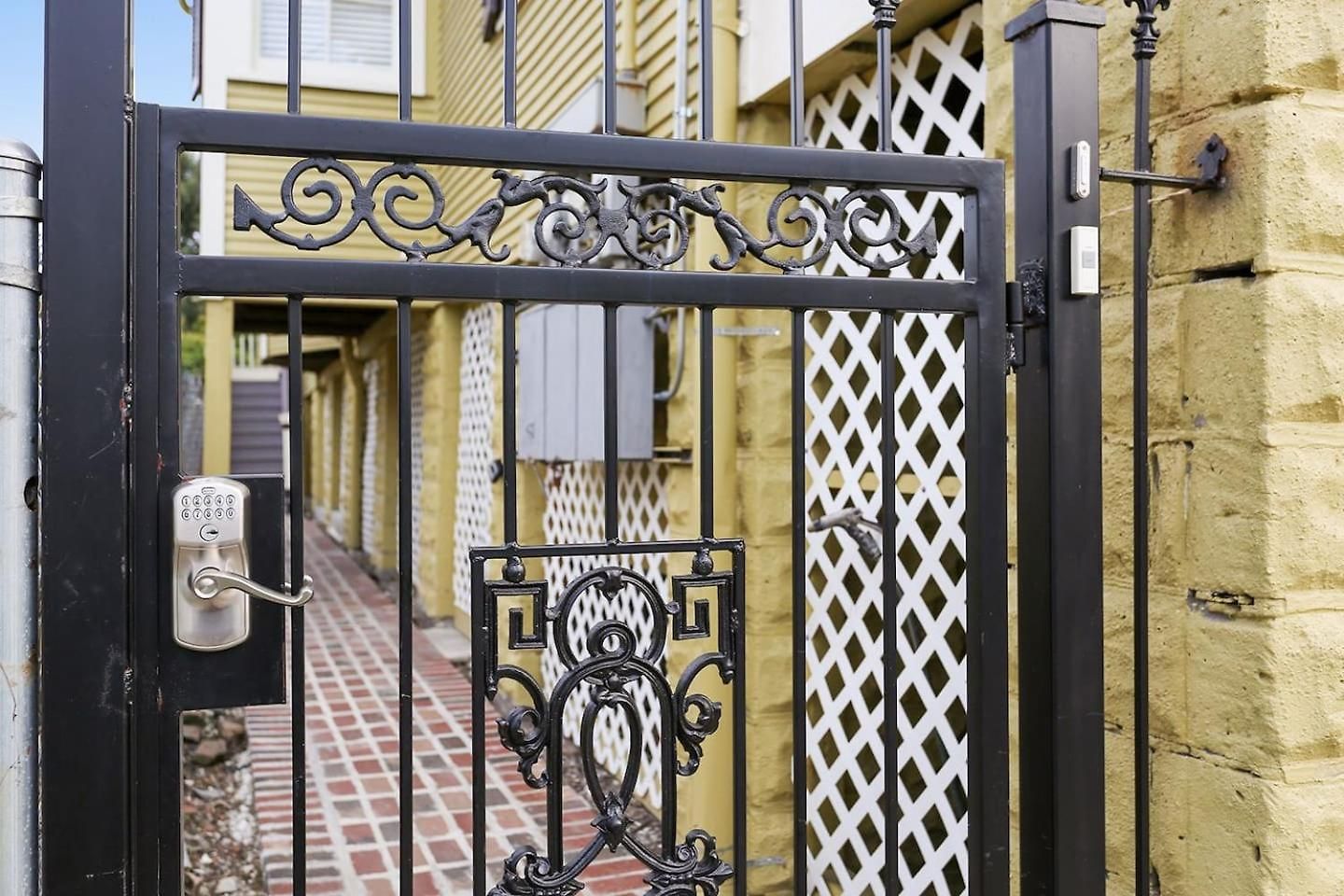 Treme 1br B- Near Hospital & Cbd