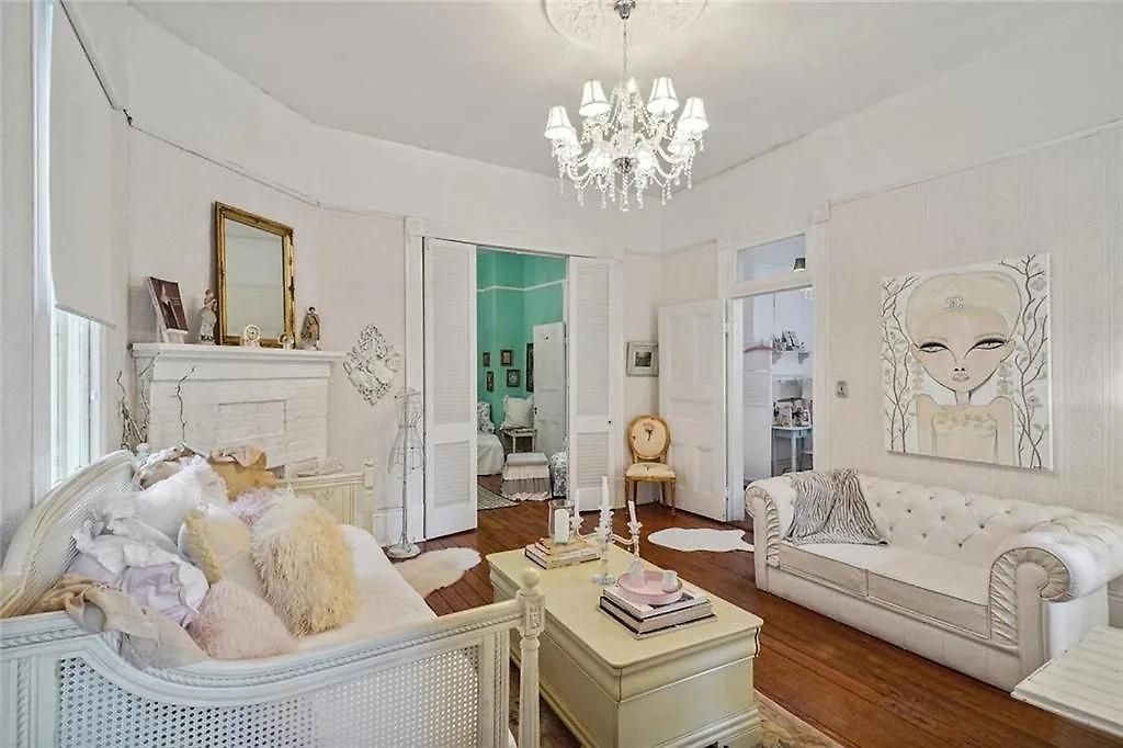 3 Or4br 2a, Gorgeous, Fq, Streetcar, Courtyard Sleeps 8 Apartment