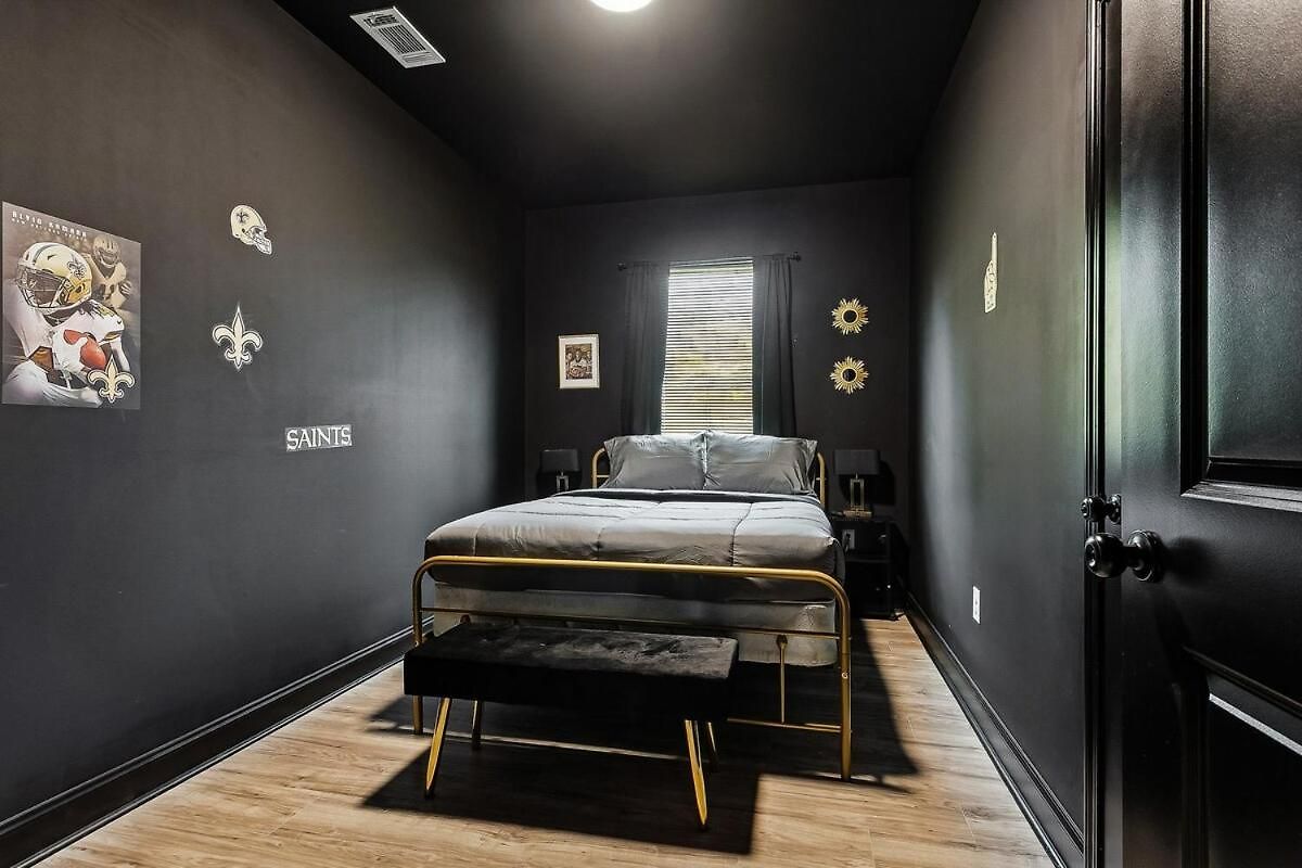 The Saints House, Luxury 10br Saints Oasis Apartment *