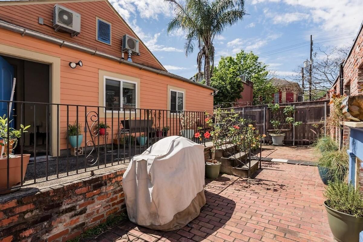 Hear Local Live Music From The Back Porch New Orleans