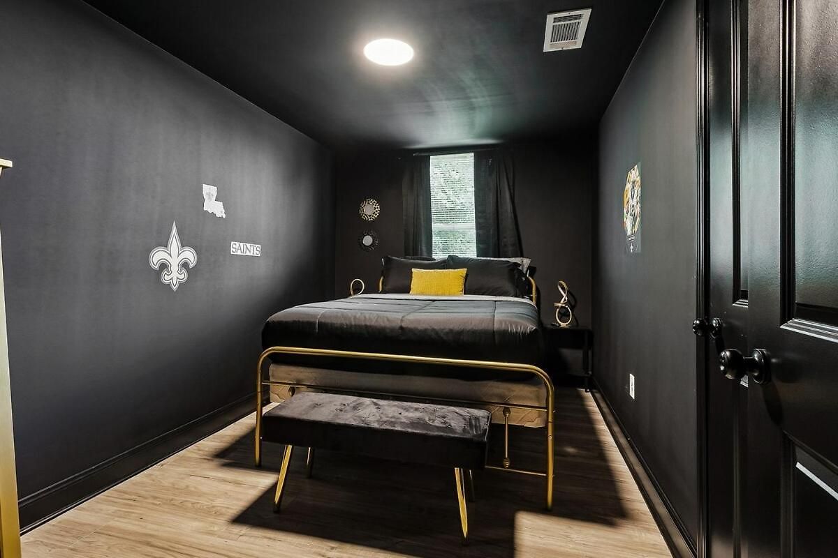 The Saints House, Luxury 10br Saints Oasis Apartment *