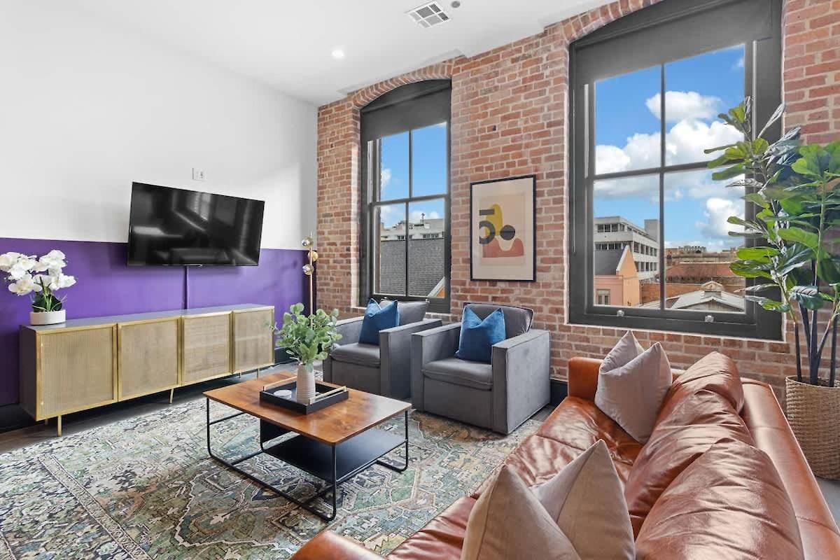 Prime Location Gym Gameroom Rooftop Pool * New Orleans