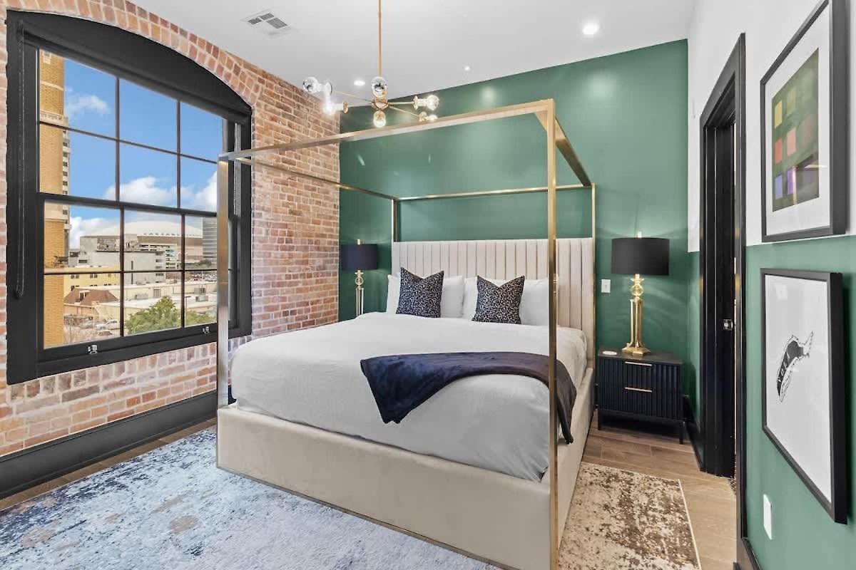 Lux 2br Near Dome And Fq * New Orleans