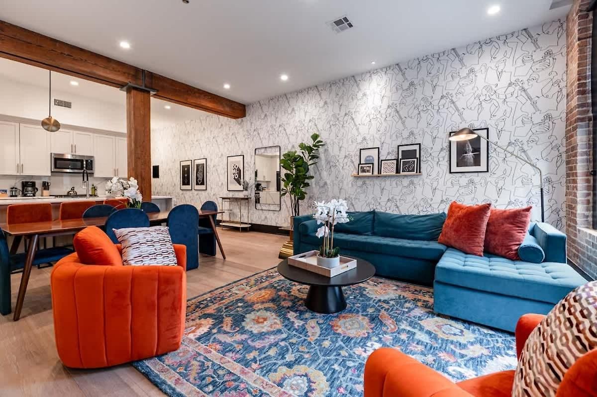 Prime Location Downtown Hotel *