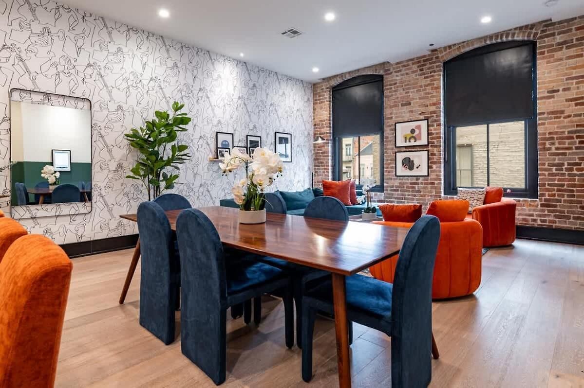 Prime Location Downtown Hotel *