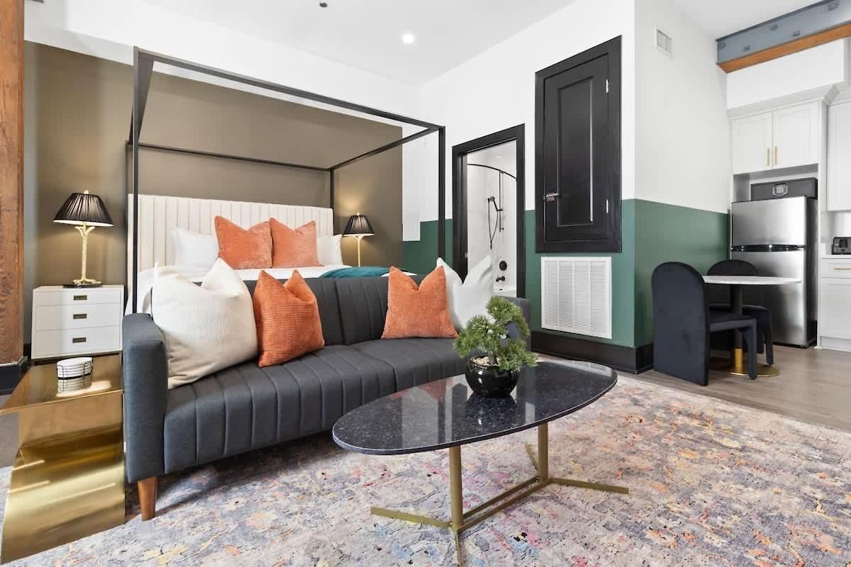 Downtown Historic Charm With Modern Luxuries Hotel *