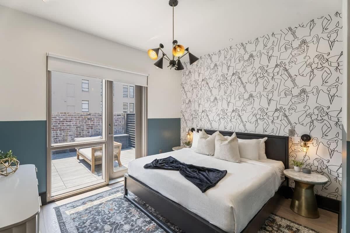 Downtown Corner Penthouse W Private Terrace Hotel