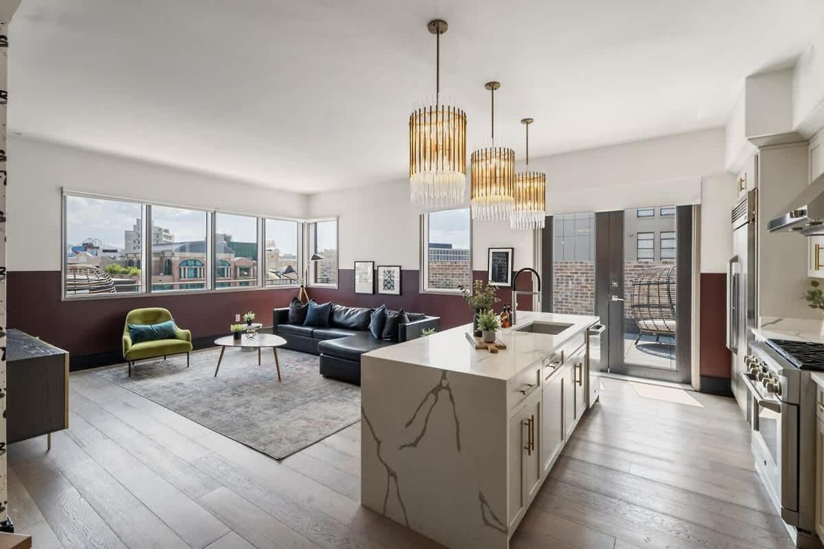 Downtown Corner Penthouse W Private Terrace Hotel