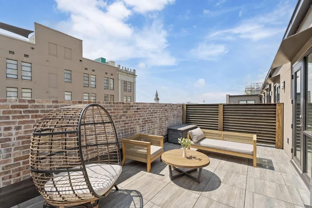 Downtown Corner Penthouse W Private Terrace Hotel New Orleans