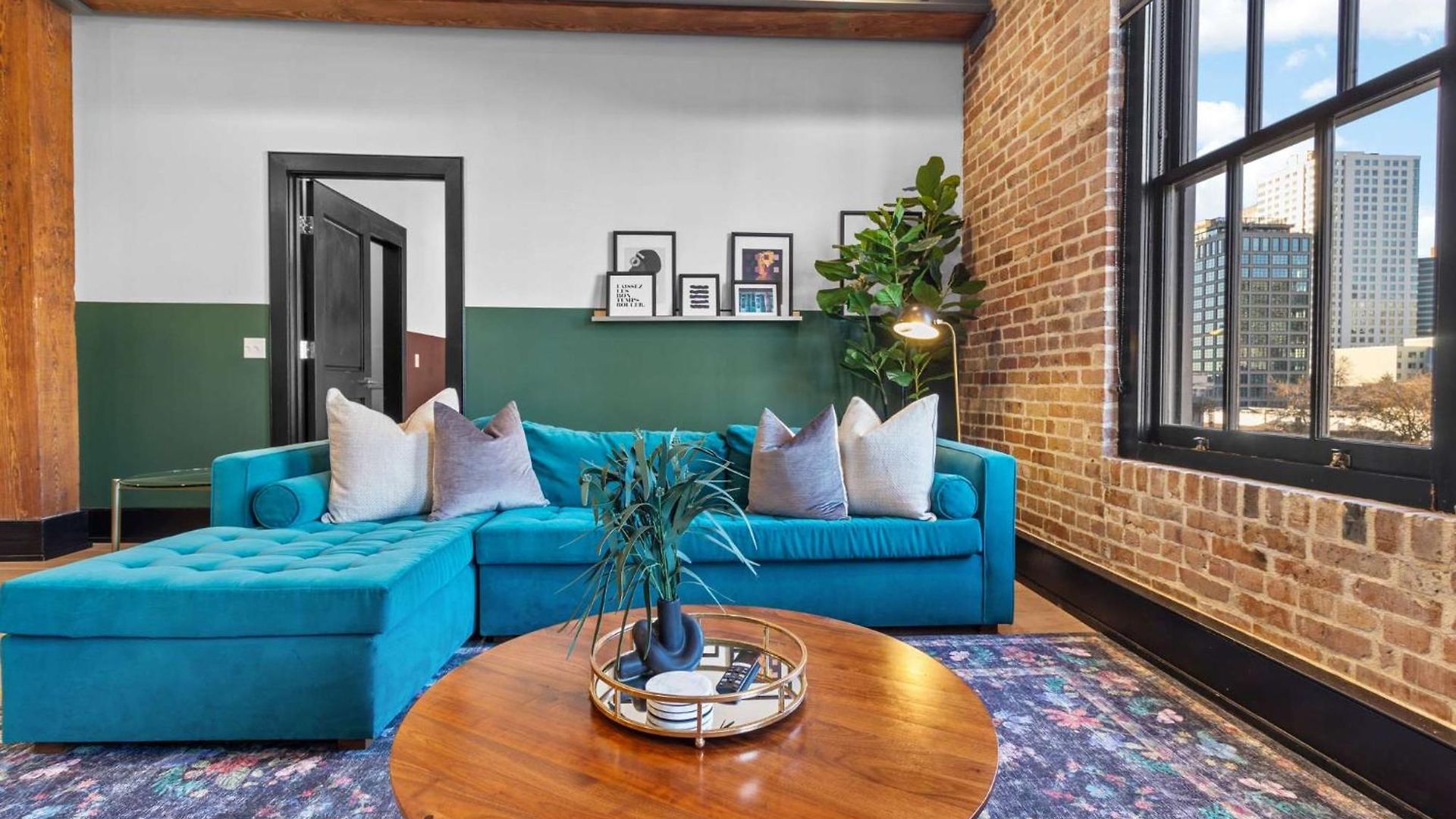 Hotel Rare Find 2br 2ba Steps From Superdome