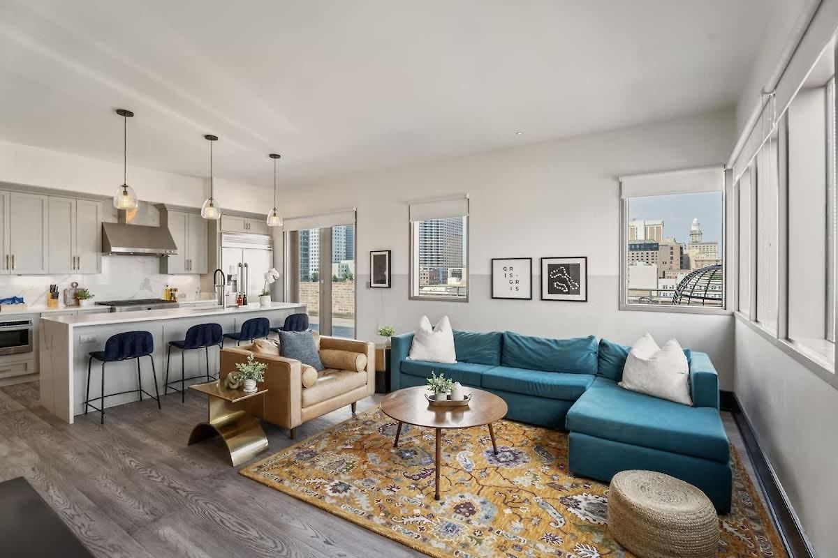 Corner Penthouse W Private Balcony *