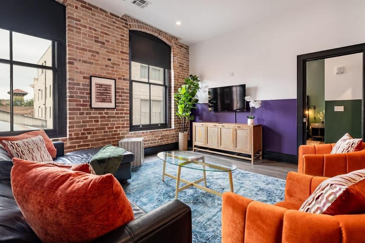 Hotel Spacious Downtown Sleeper Sofa *
