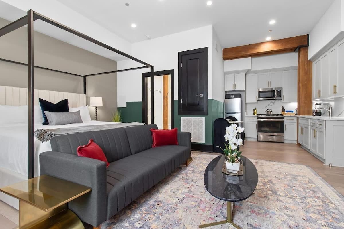 Historic Charm With Modern Luxuries Rooftop Pool