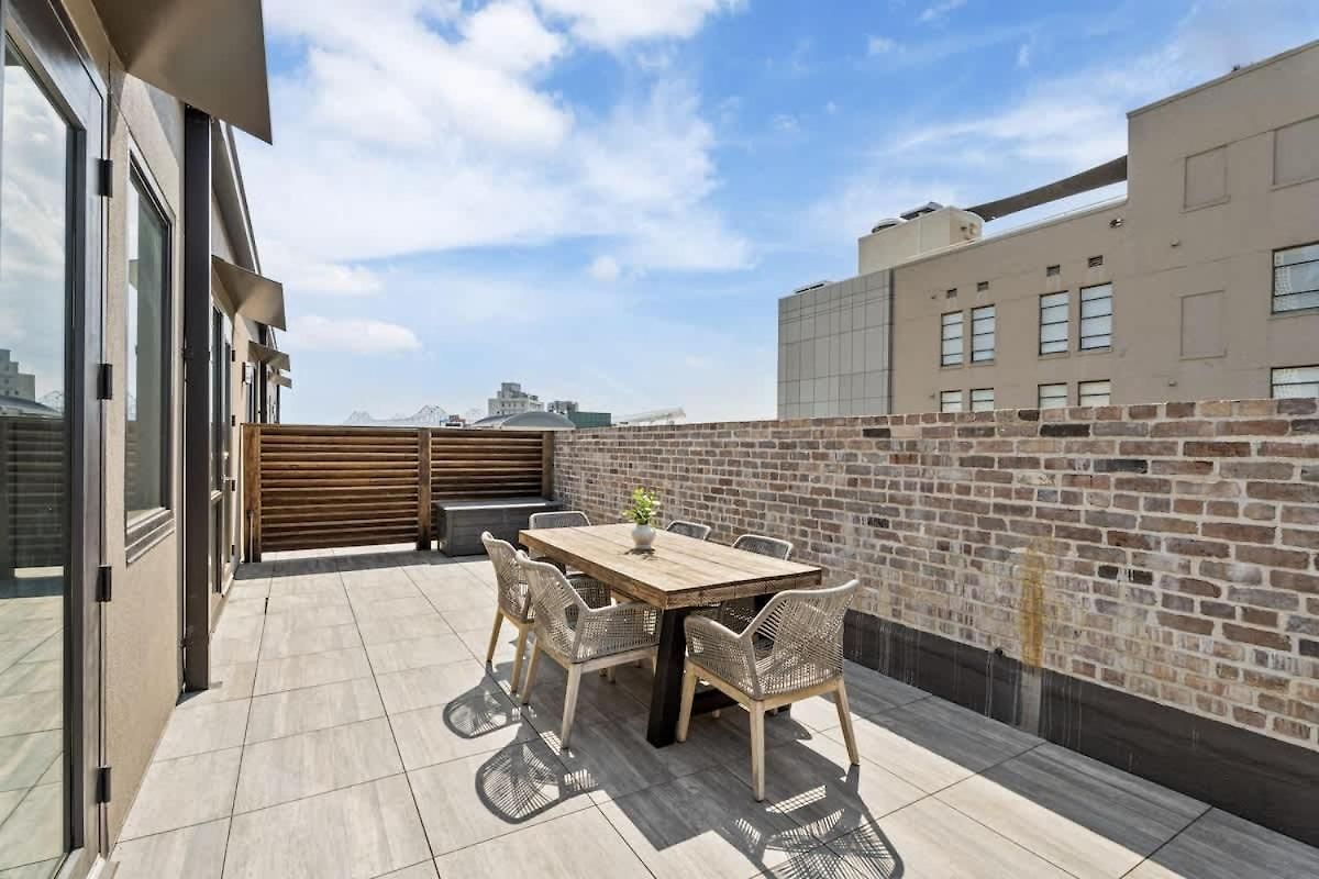 Downtown 3br Penthouse With Private Terrace *