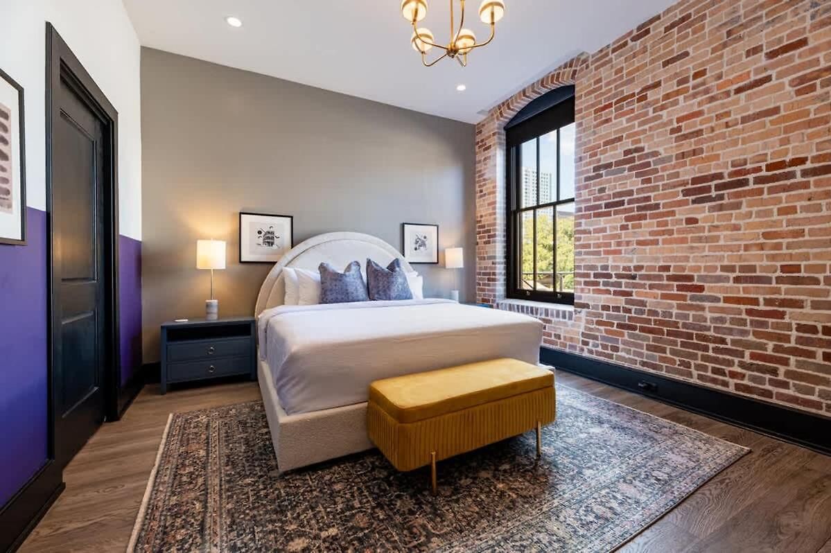 Hotel Lux 4bd 4ba 2 Sleeper Sofas Own Terrace *