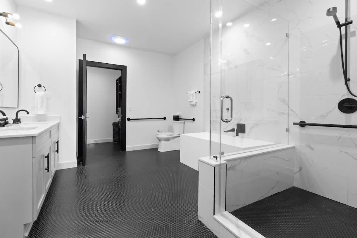 Hotel Bath Rooftop Pool Bbq Gameroom *