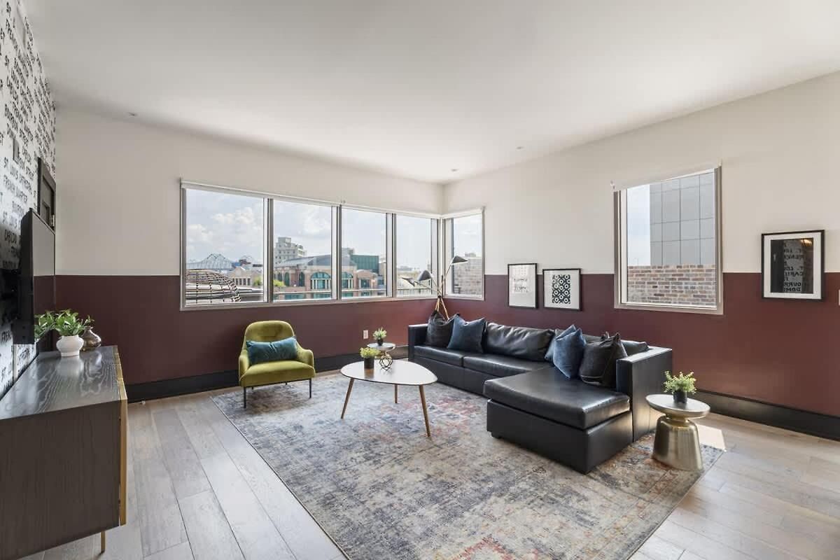 Downtown Corner Penthouse W Private Terrace Hotel New Orleans