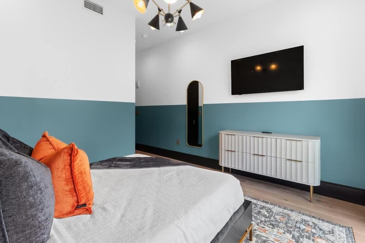 Downtown Corner Penthouse W Private Terrace Hotel *