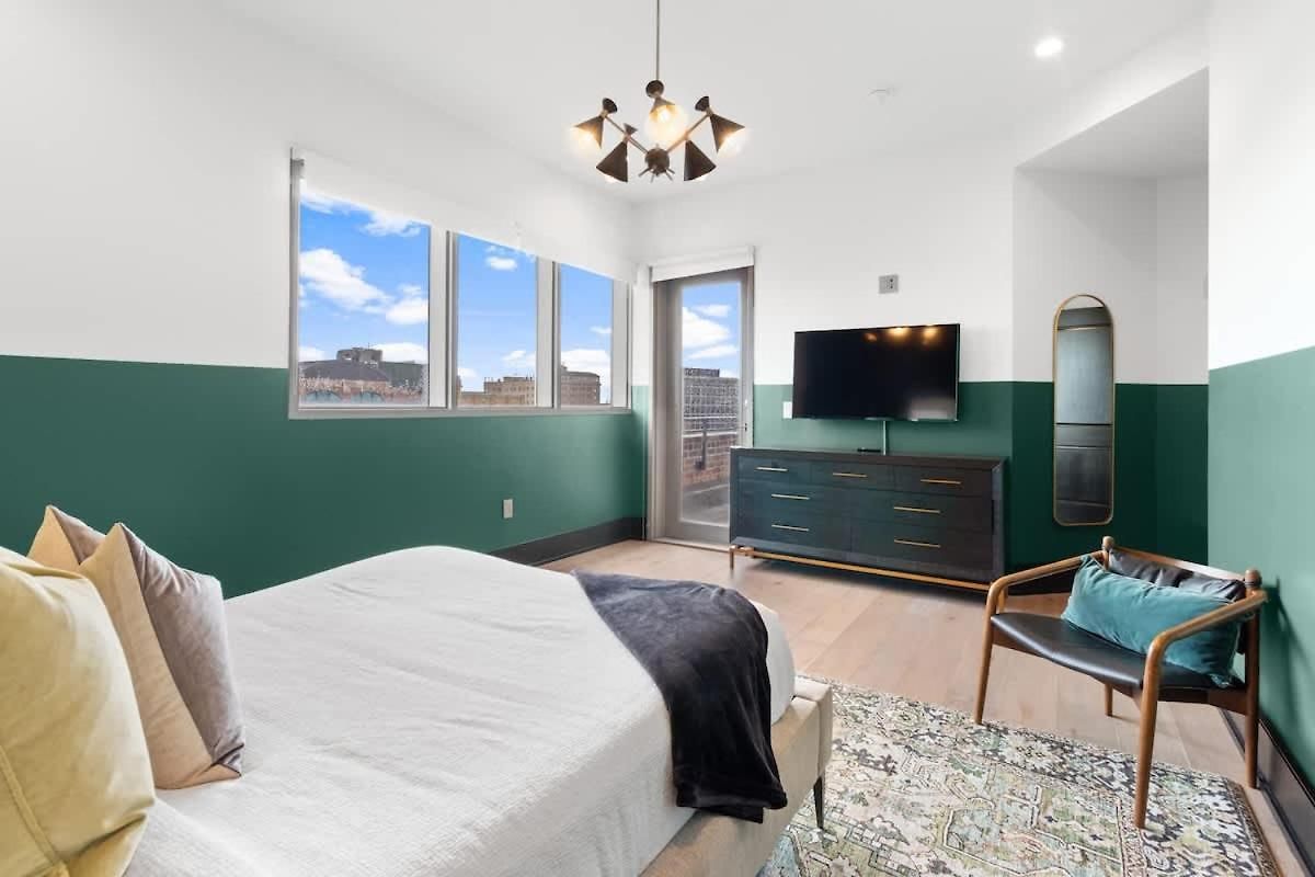 Downtown Corner Penthouse W Private Terrace New Orleans