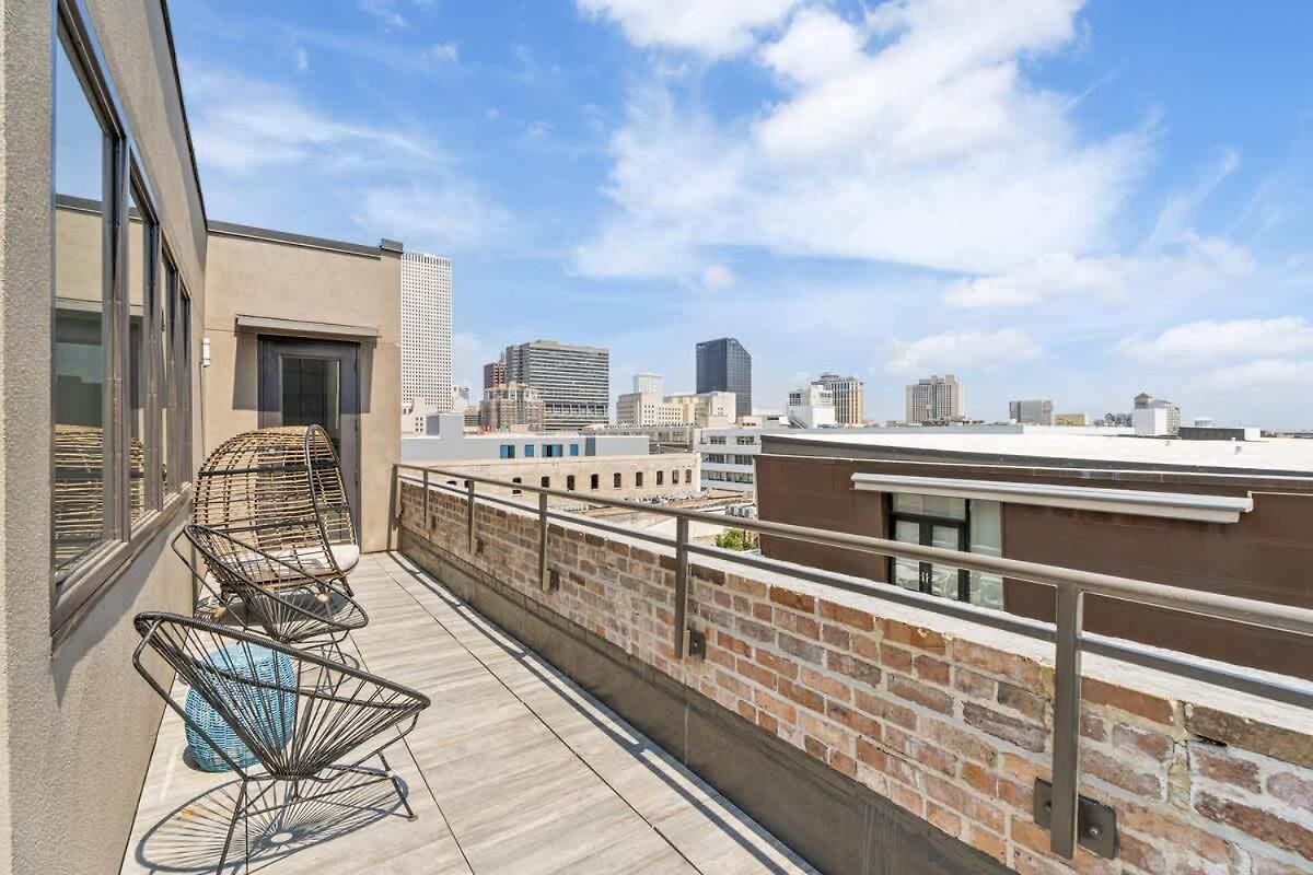 Downtown Corner Penthouse W Private Terrace