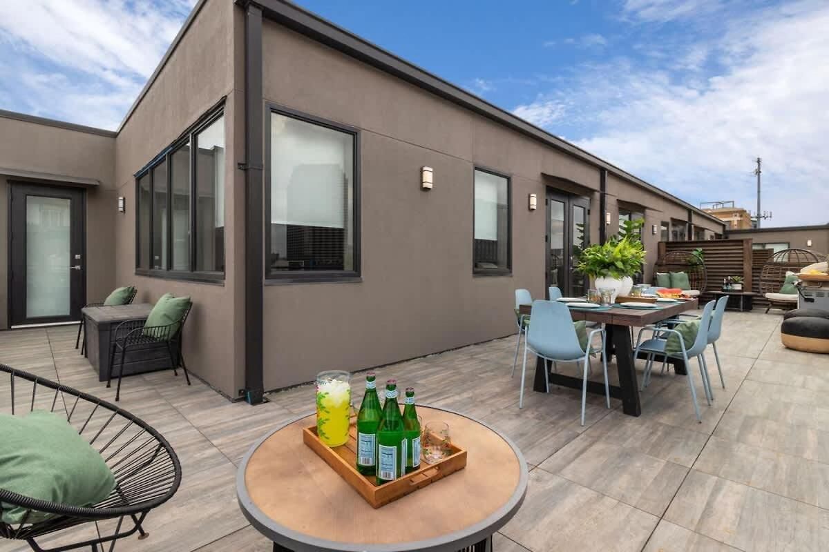 Hotel Corner Penthouse W Private Balcony
