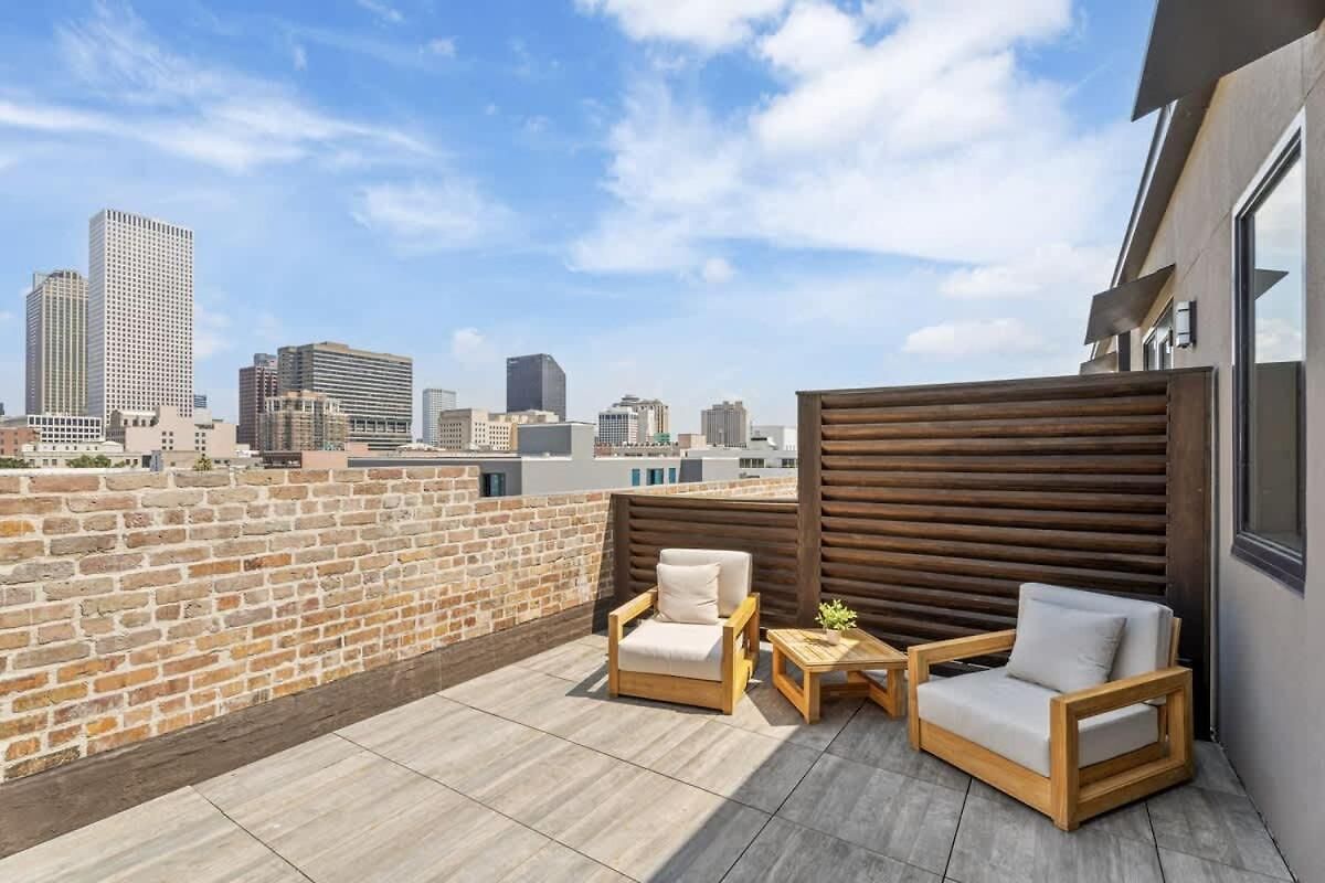 Lux Rooftop Pool Workspace Games Hotel *