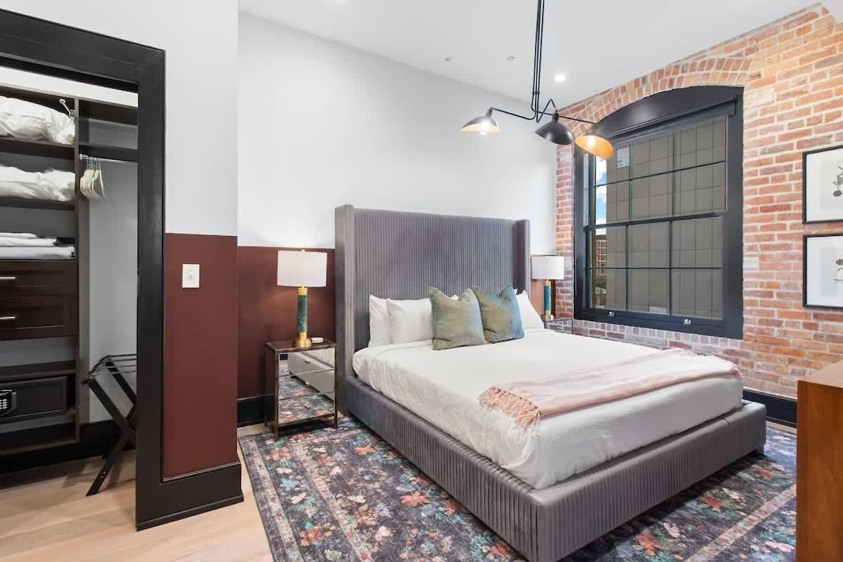 Downtown 4bd 4ba 2 Living And Kitchens Hotel New Orleans